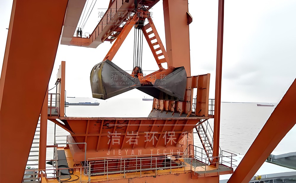 上海華能電廠卸船機(jī)干霧抑塵系統(tǒng)